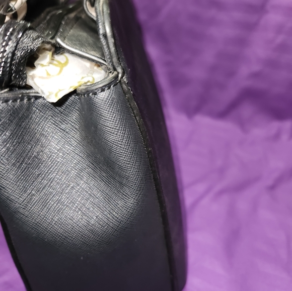 GUESS BRAND HANDBAG NWT - Picture 3 of 7